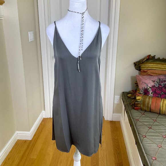 Theory Top Silk Awenna Modern GGT Sleeveless Shale Gray Minimalist (M) - Picture 1 of 7